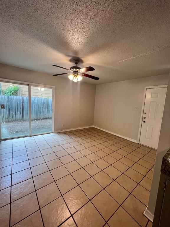 Foto del edificio - 5206 Peppertree Pkwy