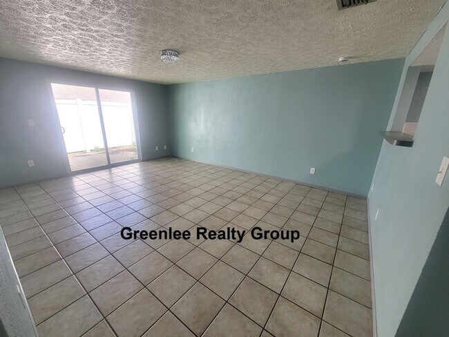 Foto del edificio - Cute 1/1 Apartment with Tile Floors & Private Patio!!