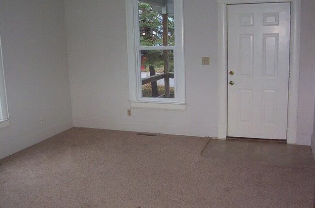 Foto del edificio - Available Now!