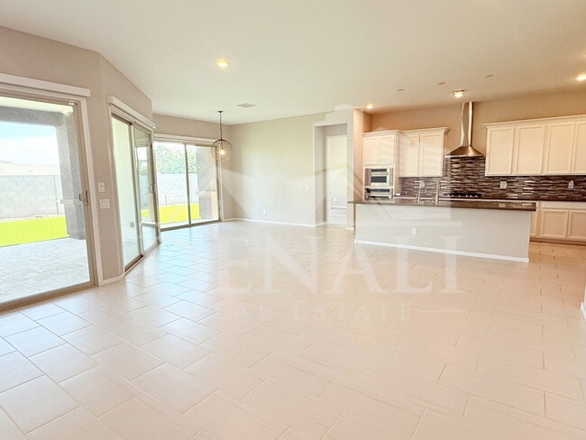 Foto del edificio - 1153 E Nolan Pl