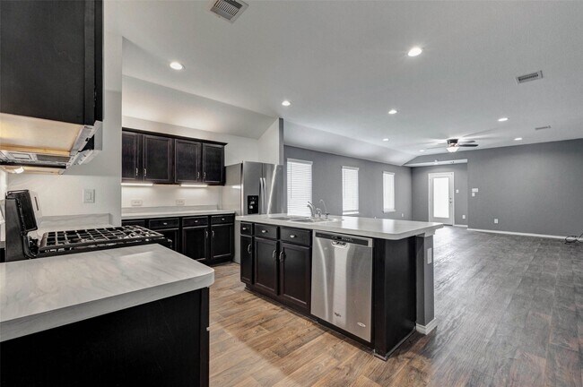 Building Photo - 5114 Jasmine Dawn Dr