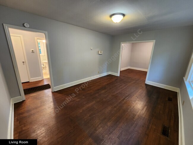 Building Photo - 1647 Caroline Rd