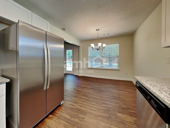 Building Photo - 595 River Glen Ct
