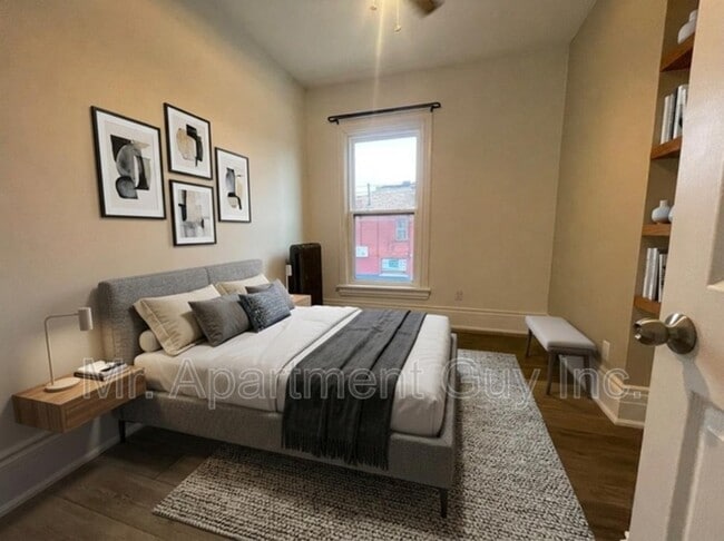 Photo du bâtiment - 57 Barton St E