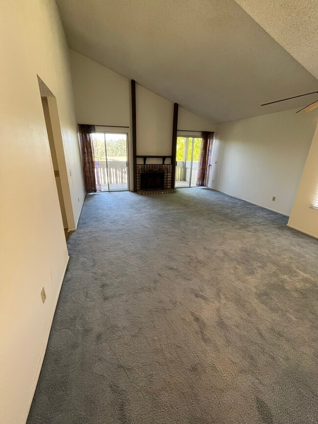 Building Photo - 224 Oakleaf Dr