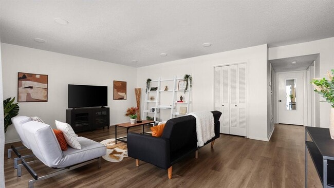 Building Photo - 8730 N Mopac Expy