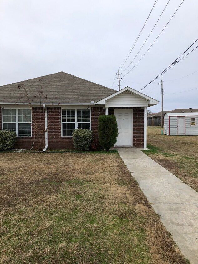 406 SE Front St, New Boston, TX 75570 House for Rent in New Boston