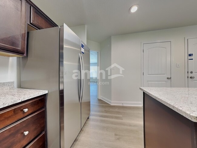 Foto del edificio - 1615 Douglas Wood Ln