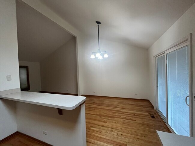 Foto del edificio - 3S572 Haylett Ave