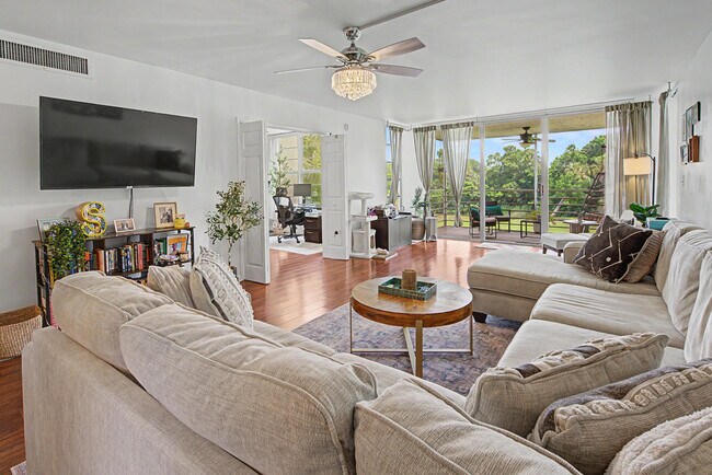 Foto del edificio - 3930 Oaks Clubhouse Dr