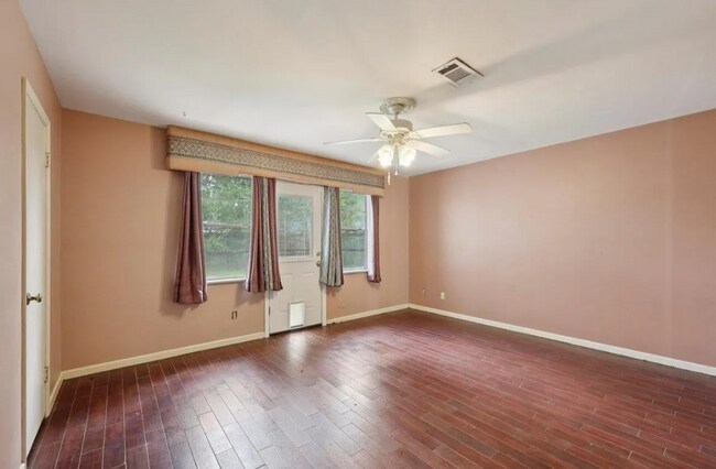 Foto del edificio - 5710 Glasgow Ln