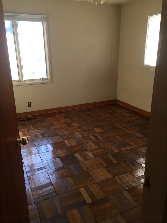 Foto del edificio - 150 N Pears Ave