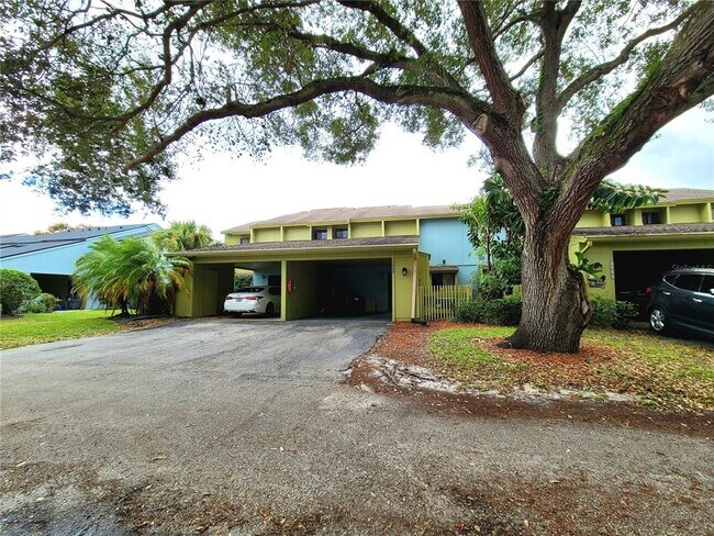 Foto del edificio - 7468 Canford Ct