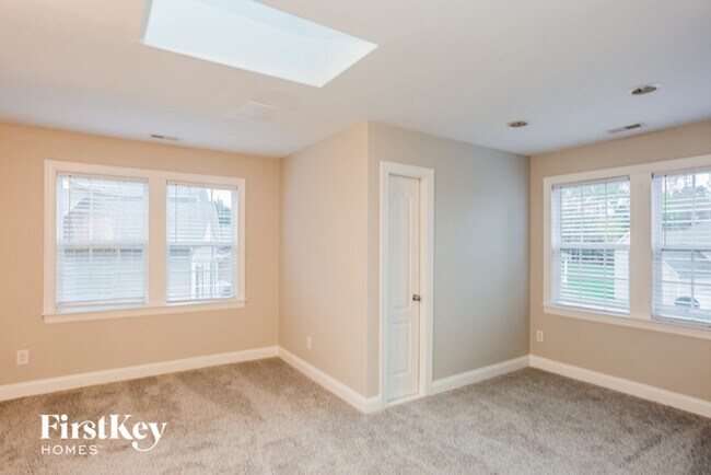 Foto del edificio - 8335 McCarron Way