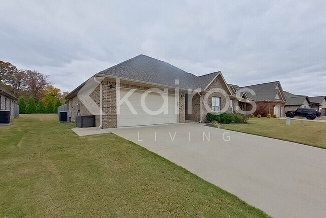 Building Photo - 93 Old Orchard Rd