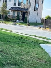 Building Photo - 294 Ukiah St