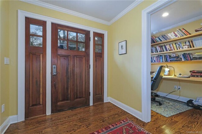 Building Photo - 44 Birchwood Ln