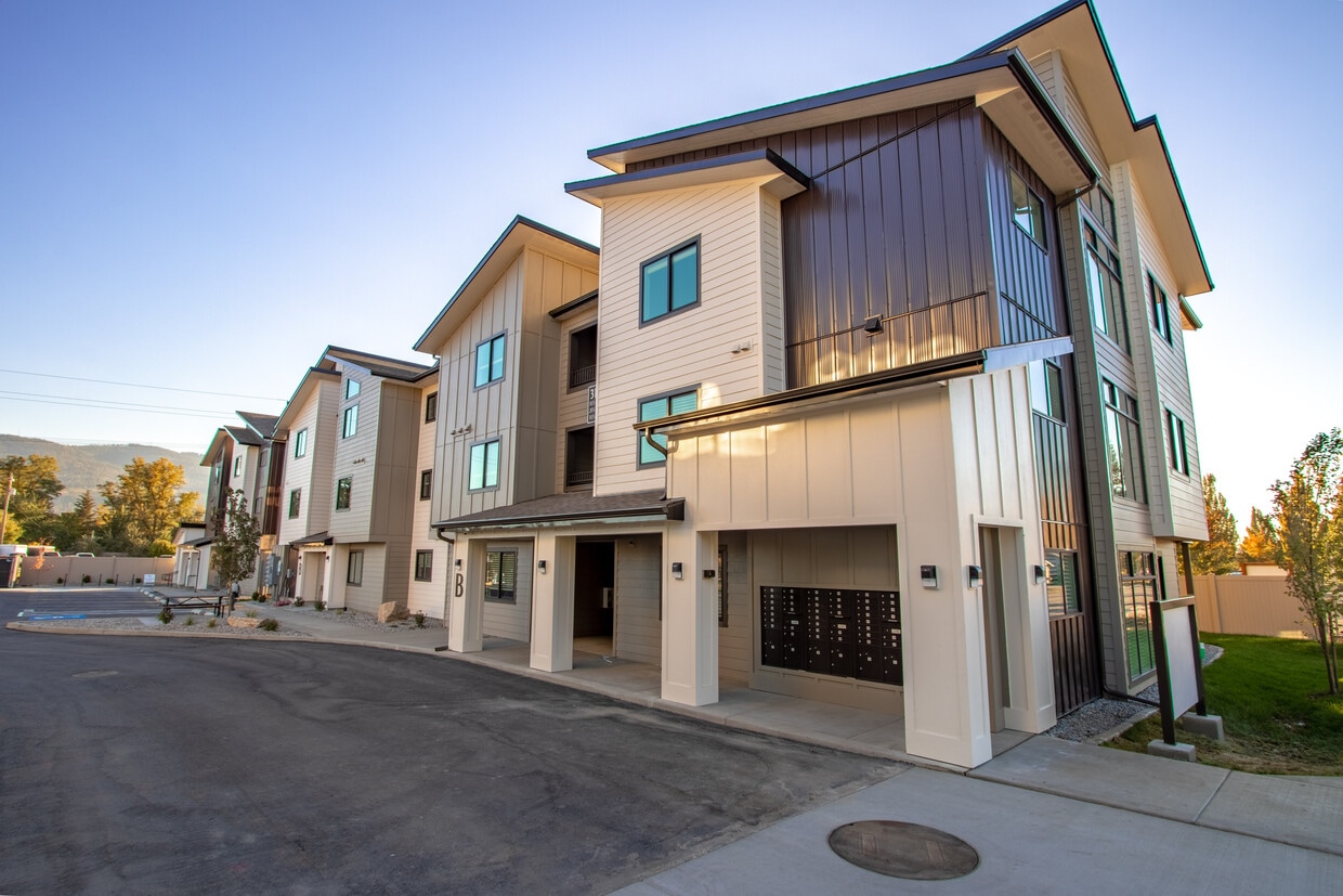 River Falls Luxury Apartments 312 E Railroad Ave Post Falls, ID Apartments for Rent in Post