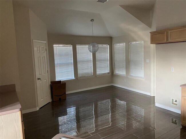 Foto del edificio - 3206 Cherry Bark Oak Dr