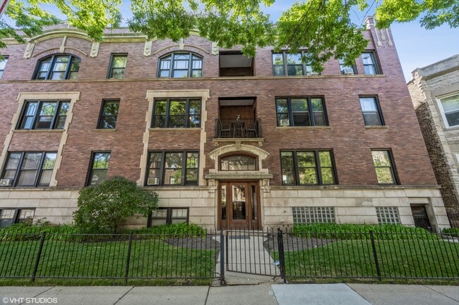 Building Photo - 3708 N Racine Ave