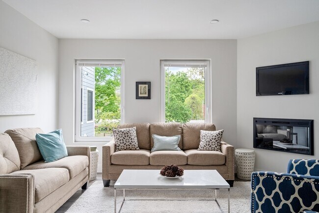 Foto del edificio - 317 Belgrade Ave