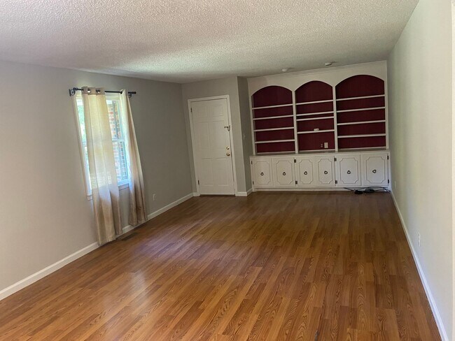 Building Photo - Nice duplex in quiet Franklin neighborhood...