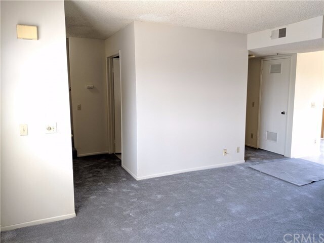 Foto del edificio - 115 N Primrose Ave