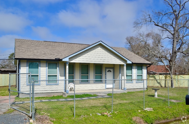 Building Photo - 6409 Carver Rd