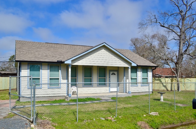 Photo - 6409 Carver Rd House