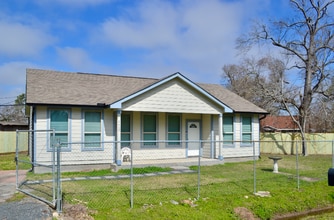 Building Photo - 6409 Carver Rd