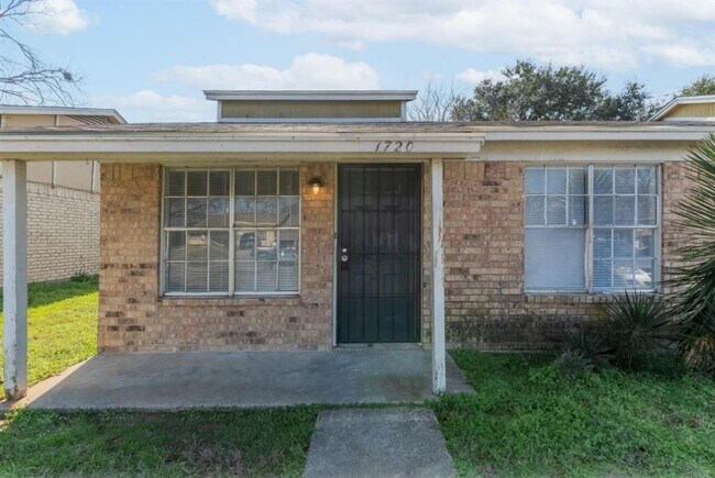 Building Photo - 1720 Fitzgerald Ct