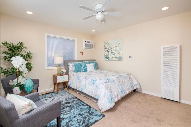 Foto del edificio - 330 Arleta Ave