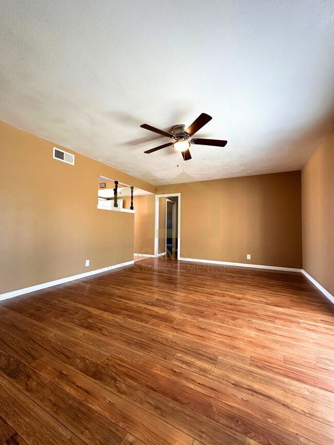 Foto del edificio - 3410 Constellation Rd