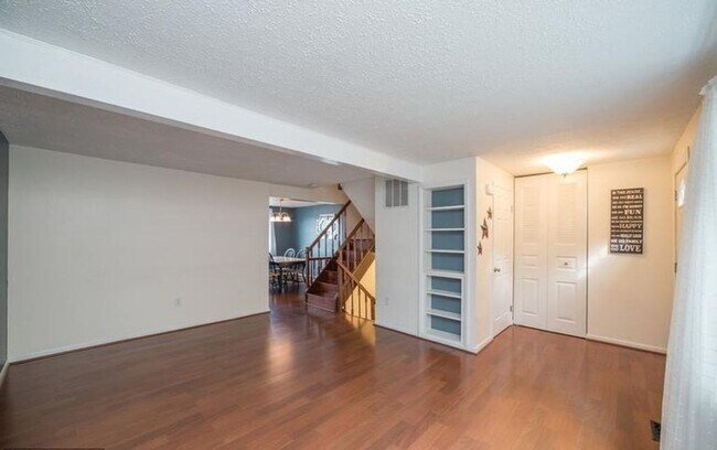 Foto del edificio - Well maintained 3 bedroom townhouse in established Frederick community ready early May!