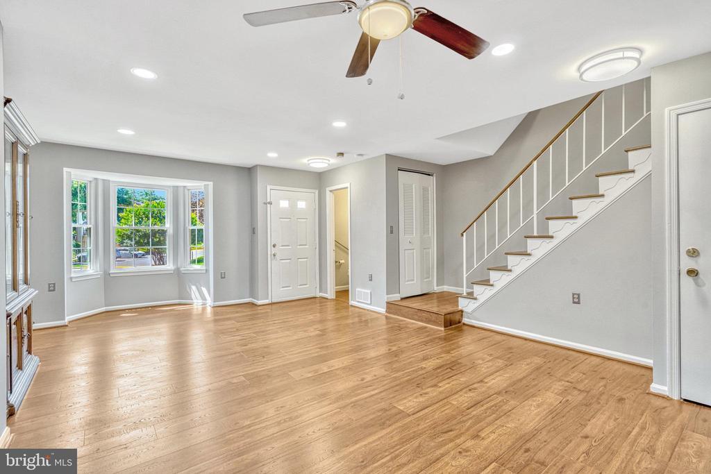 Primary Photo - 10266 Brookstone Ct