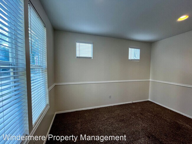 Foto del edificio - 3 br, 2.5 bath House - 6193 Wynoochee LN NE