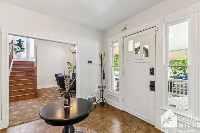 Building Photo - EXTRAORDINARY historic rental opportunity ...