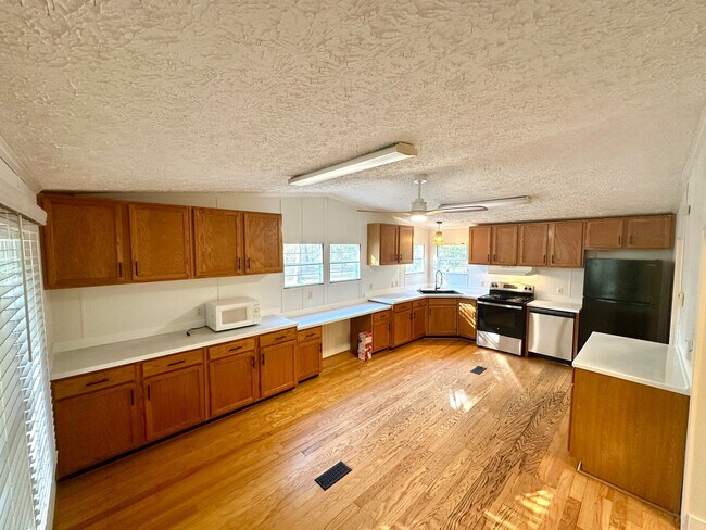 Foto del edificio - 79 Cherokee Farms Rd