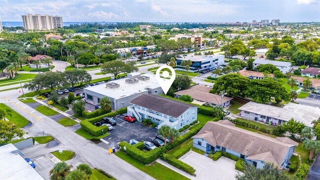 Foto del edificio - 560 NE 46th St