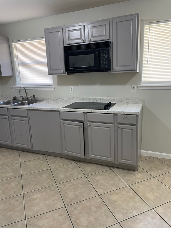 Foto del edificio - 6254 Kuebel Dr