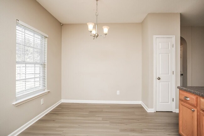 Foto del edificio - 9864 White Poplar Dr