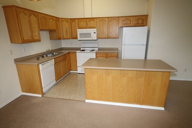Building Photo - 3 Bedroom Condo in South Anchorage!