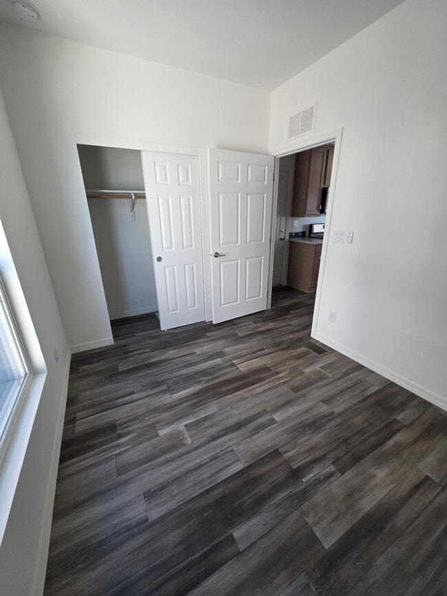 Building Photo - 2805 Alta Dr