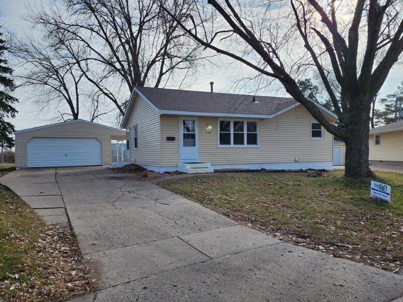 2309 Southview Dr, Bettendorf, IA 52722 House Rental in Bettendorf
