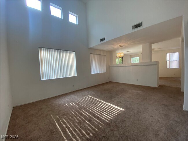 Foto del edificio - 1317 Woodmore Dr