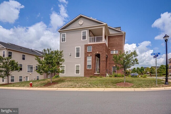 Building Photo - 22283 Pinecroft Terrace