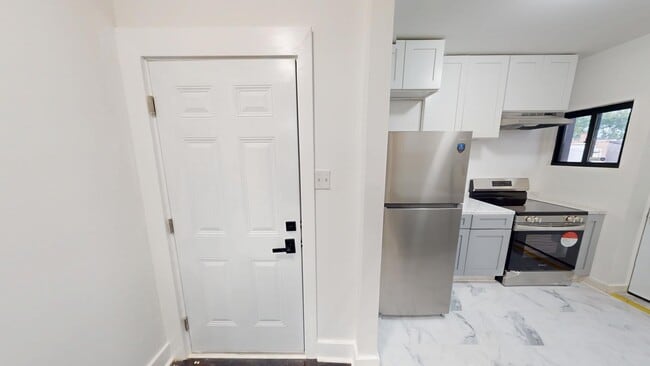 Foto del edificio - 2401 E 75th St