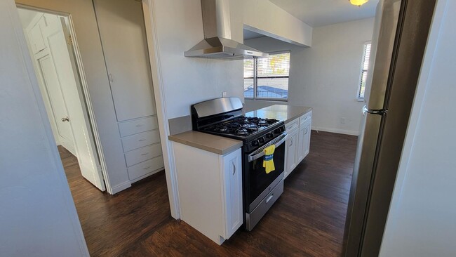 Building Photo - 1 bed, 1 bath - Point Loma