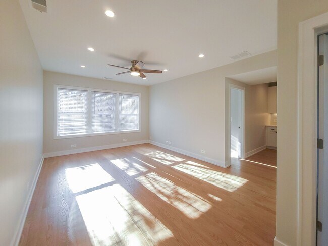 Foto del edificio - 2020 W Ainslie St
