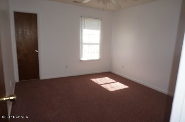 Building Photo - 120 Live Oak Ct